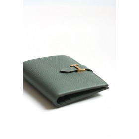 Hermes Bearn Compact Handmade Wallet in Vert Amande Chevre Mysore Goatskin