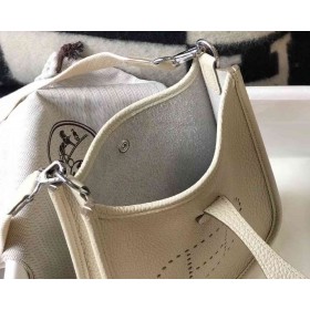Hermes Evelyne III TPM Bag In beton Clemence Leather